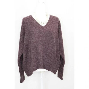 Abound v neck sweater L